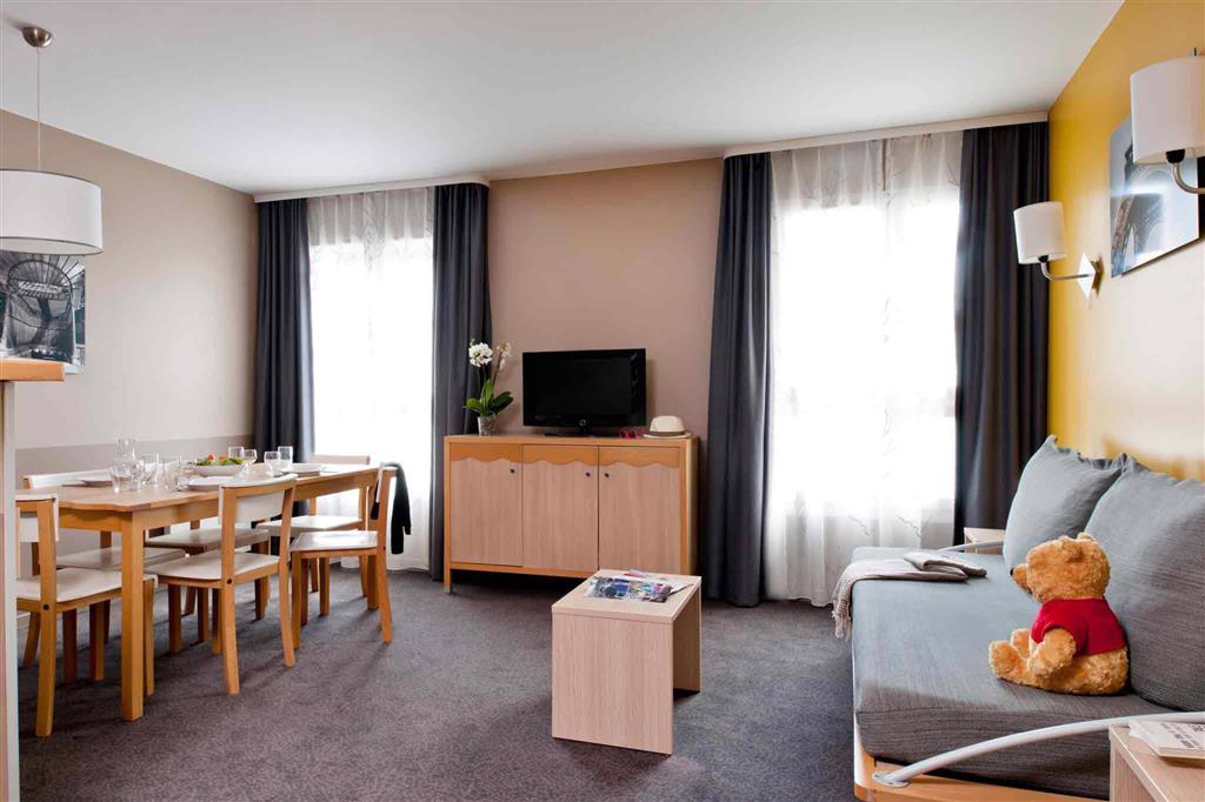 Aparthotel Adagio Marne La Vallée - Val d'Europe Serris Esterno foto