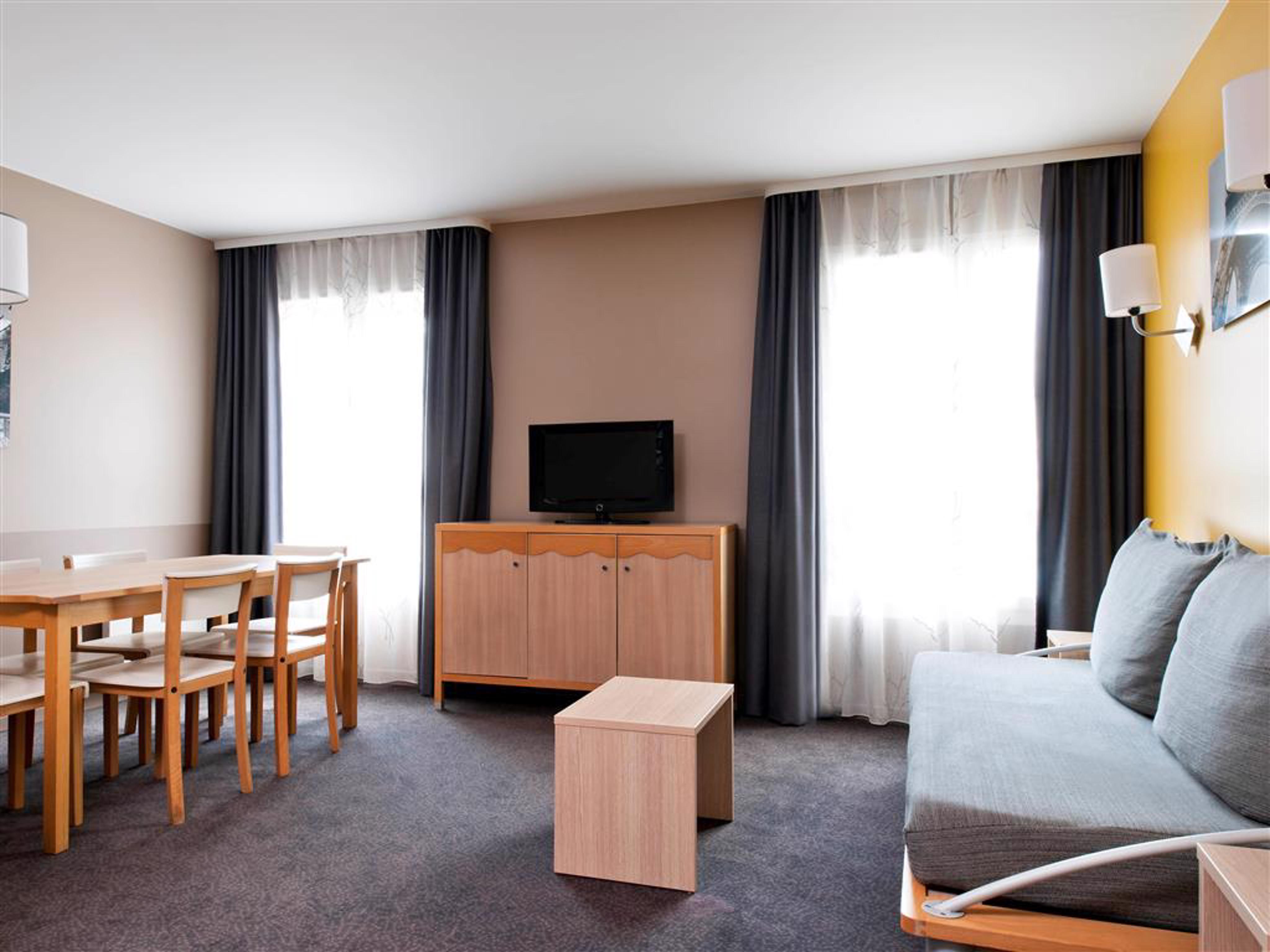 Aparthotel Adagio Marne La Vallée - Val d'Europe Serris Esterno foto